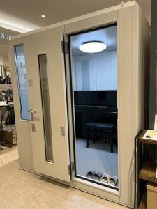 【防音室で自分だけのゲーミング部屋♪】子供のゲームがうるさい！ボイチャやゲーム実況/配信の防音方法をご紹介！パソコン、機材、防音室をまとめてご案内できます♪