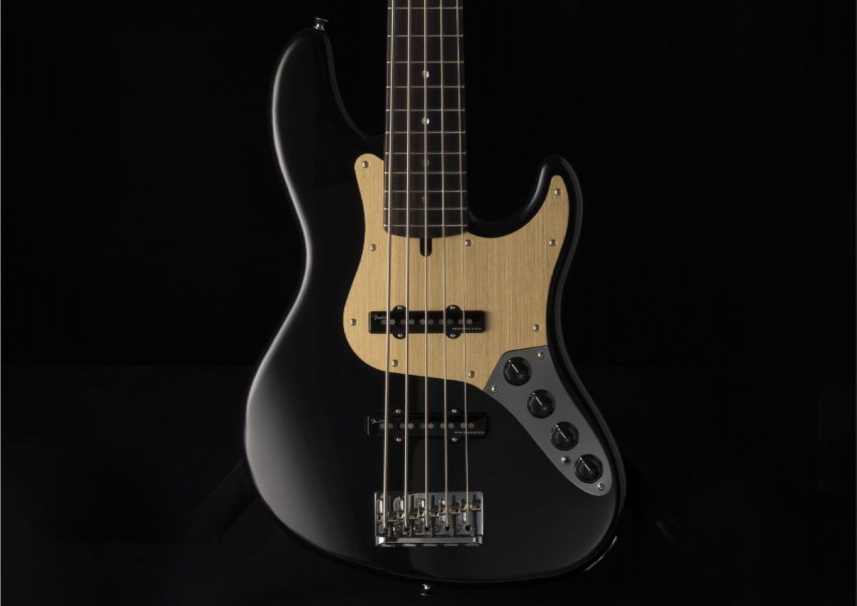 新井和輝のシグネイチャーモデル【Fender】Deluxe Jazz Bass V, Kazuki Arai Edition Black 入荷致しました