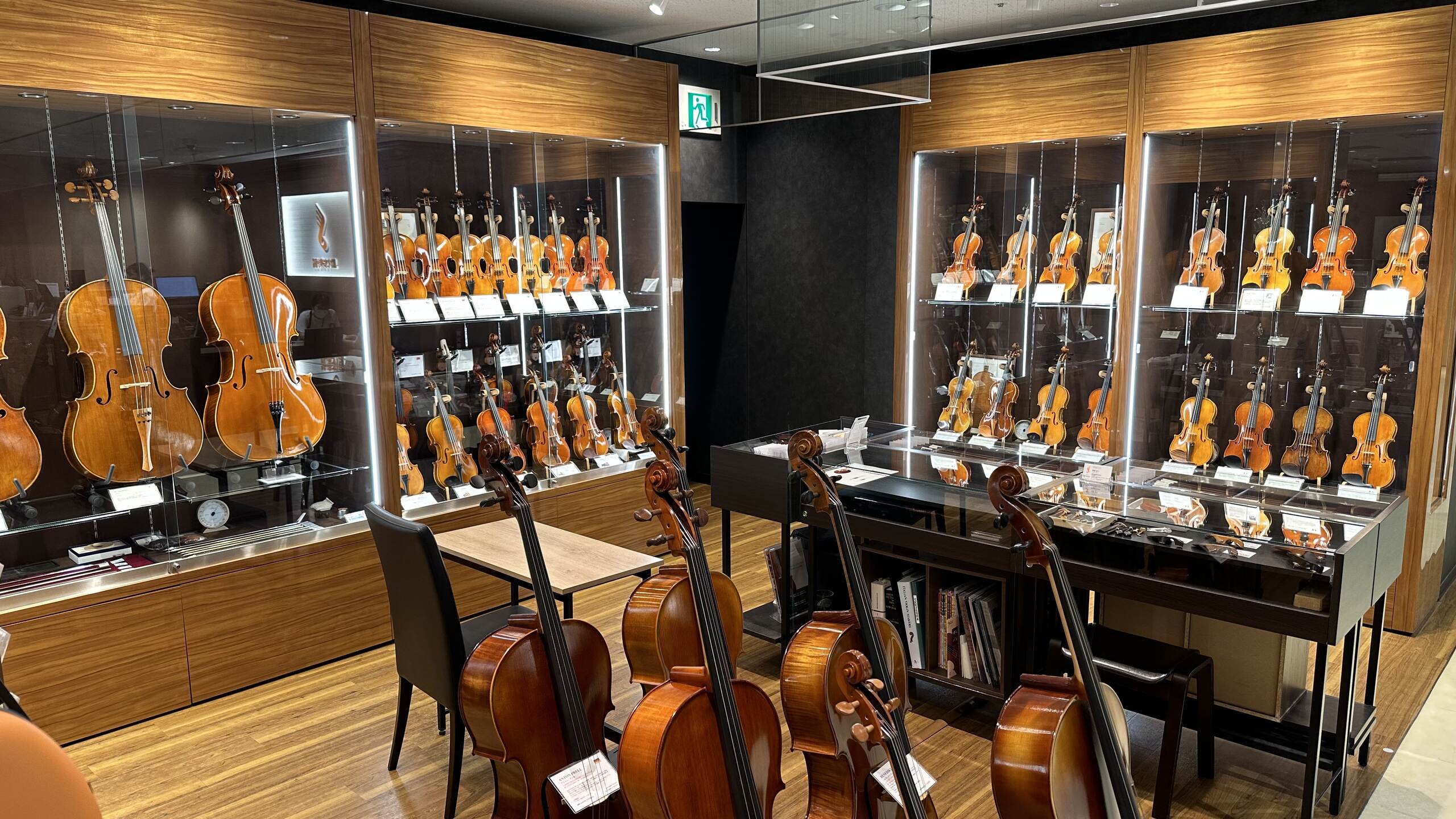 【弦楽器専門店】展示ヴァイオリンラインナップ