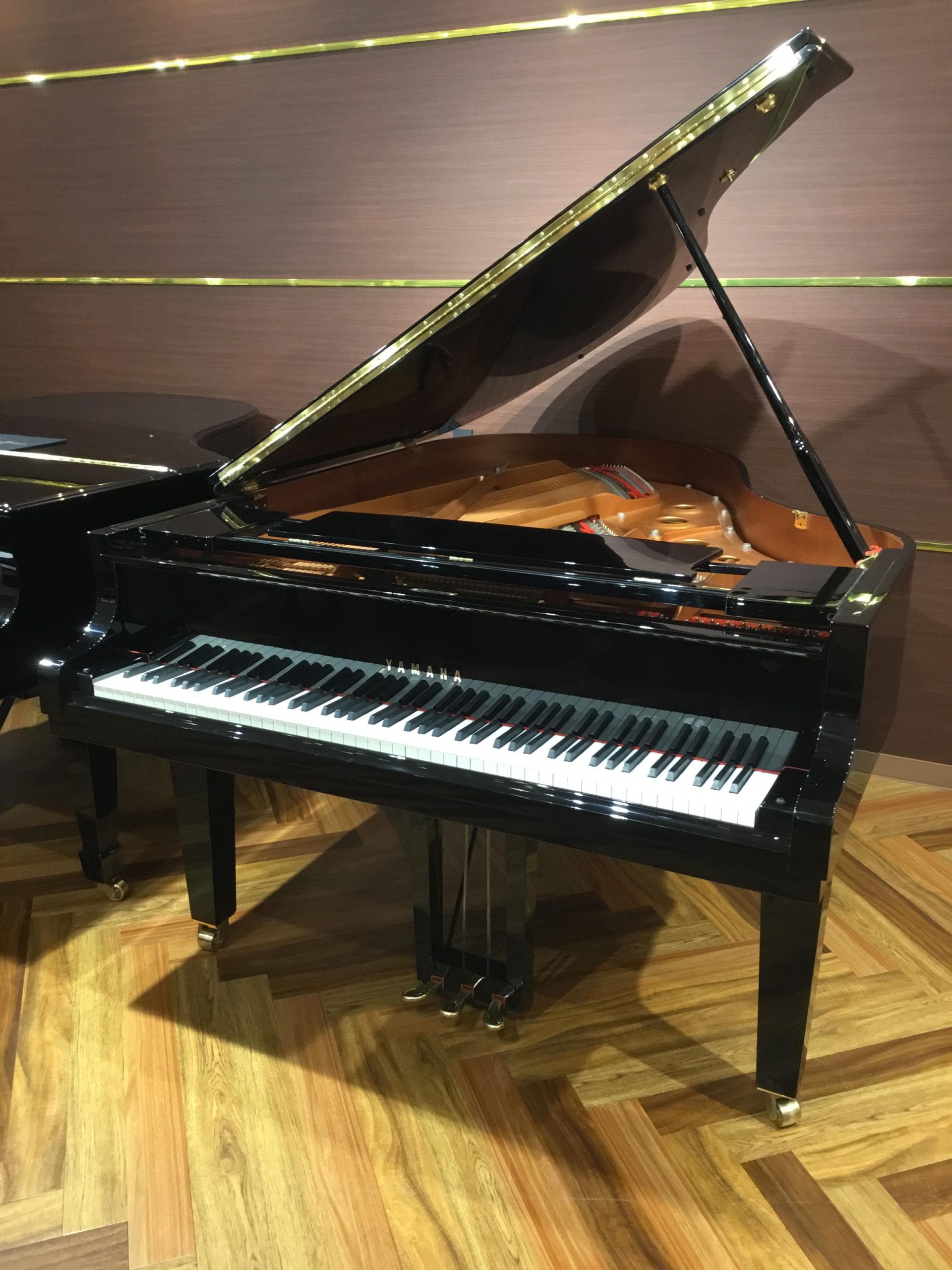 【中古グランドピアノ】YAMAHA/C3X　2013年製　展示開始いたしました