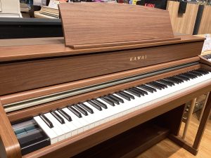 KAWAI上位シリーズ　CA701の新色ナチュラルウォルナット入荷しました♪