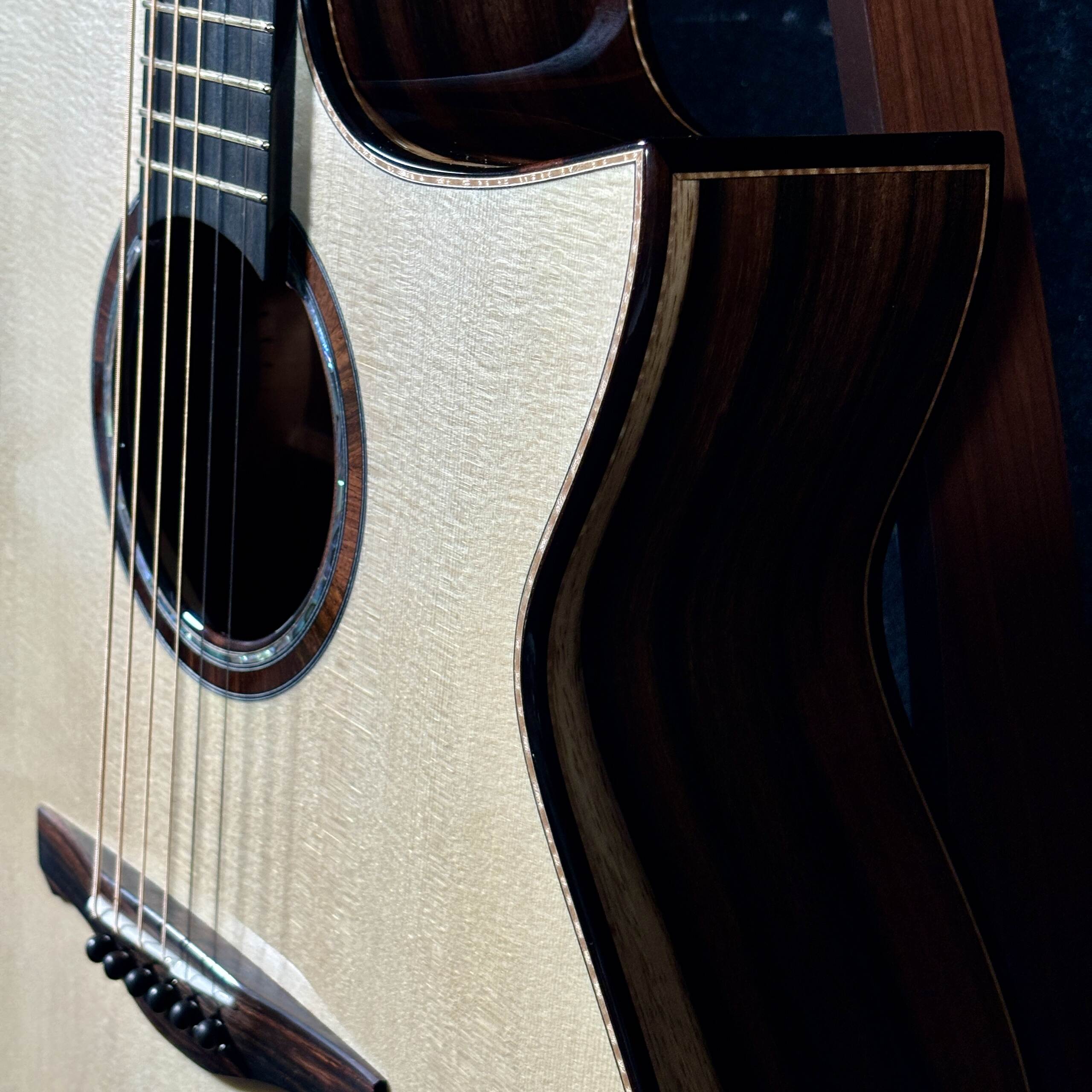 NISHIHARA GUITARS『REYDEN SJ Jacaranda』入荷のご案内♪