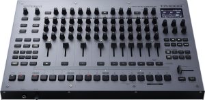 Roland TR-1000 【歴代のリズムマシン名器を継承する新商品発売！】