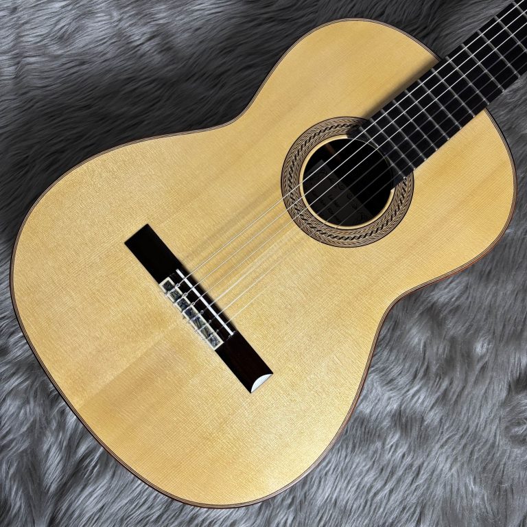 【クラシックギター入荷情報】ドイツの製作家カール・ハインツ・ルーミッヒの2025年製 松/ローズウッド/650mm・640mmが再入荷となりました。