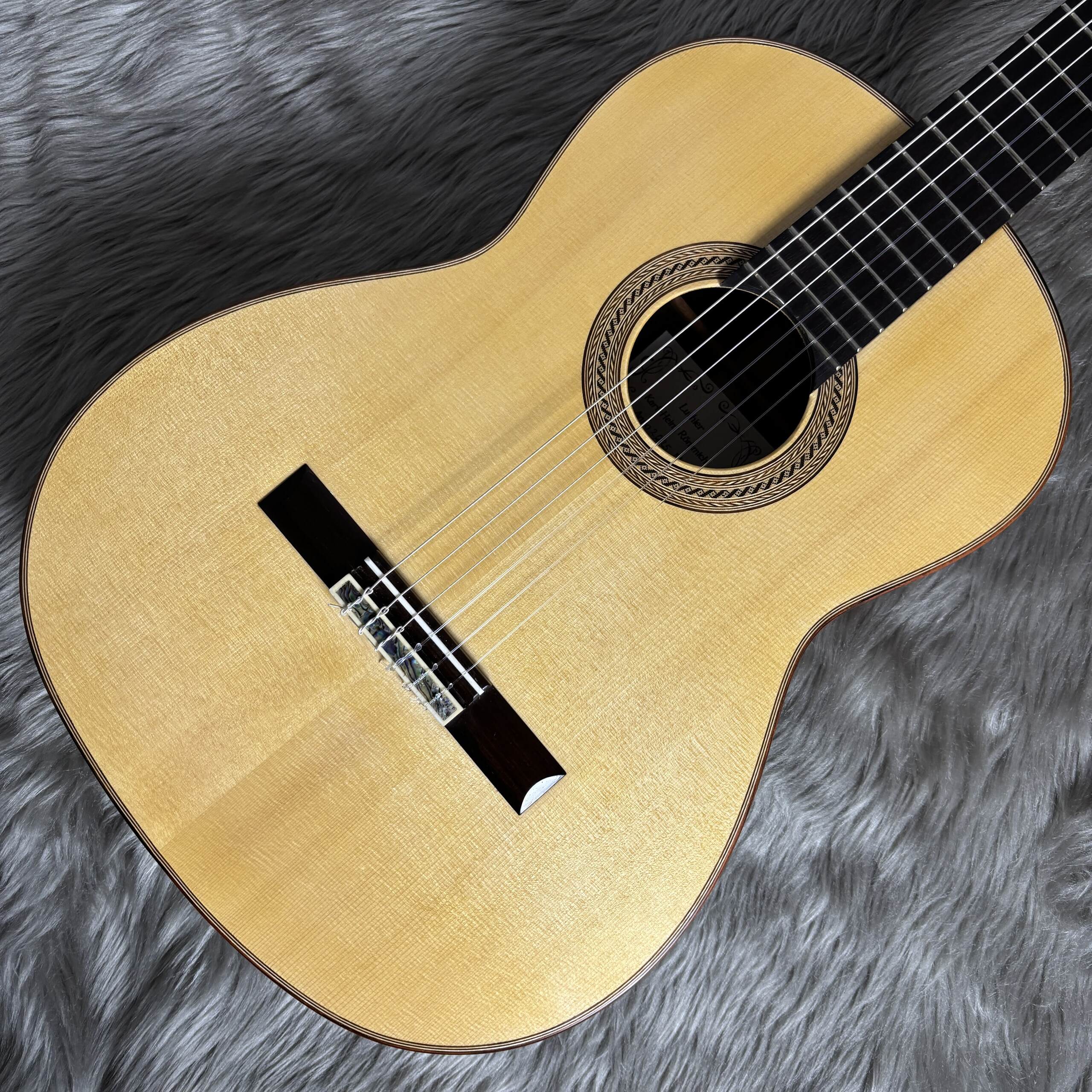 【クラシックギター入荷情報】ドイツの製作家カール・ハインツ・ルーミッヒの2025年製 松/ローズウッド/650mm・640mmが再入荷となりました。