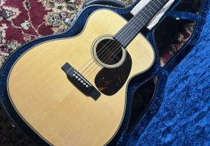 Martin 000-EC 30th Anniversary｜エリック・クラプトン 30周年記念モデルのギターが大分店に登場！