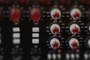 NEVEを忠実に再現したVPR アライアンス（ API-500 シリーズ規格）互換のマイクプリアンプ、Avedis Audio Electronics MA5のご紹介