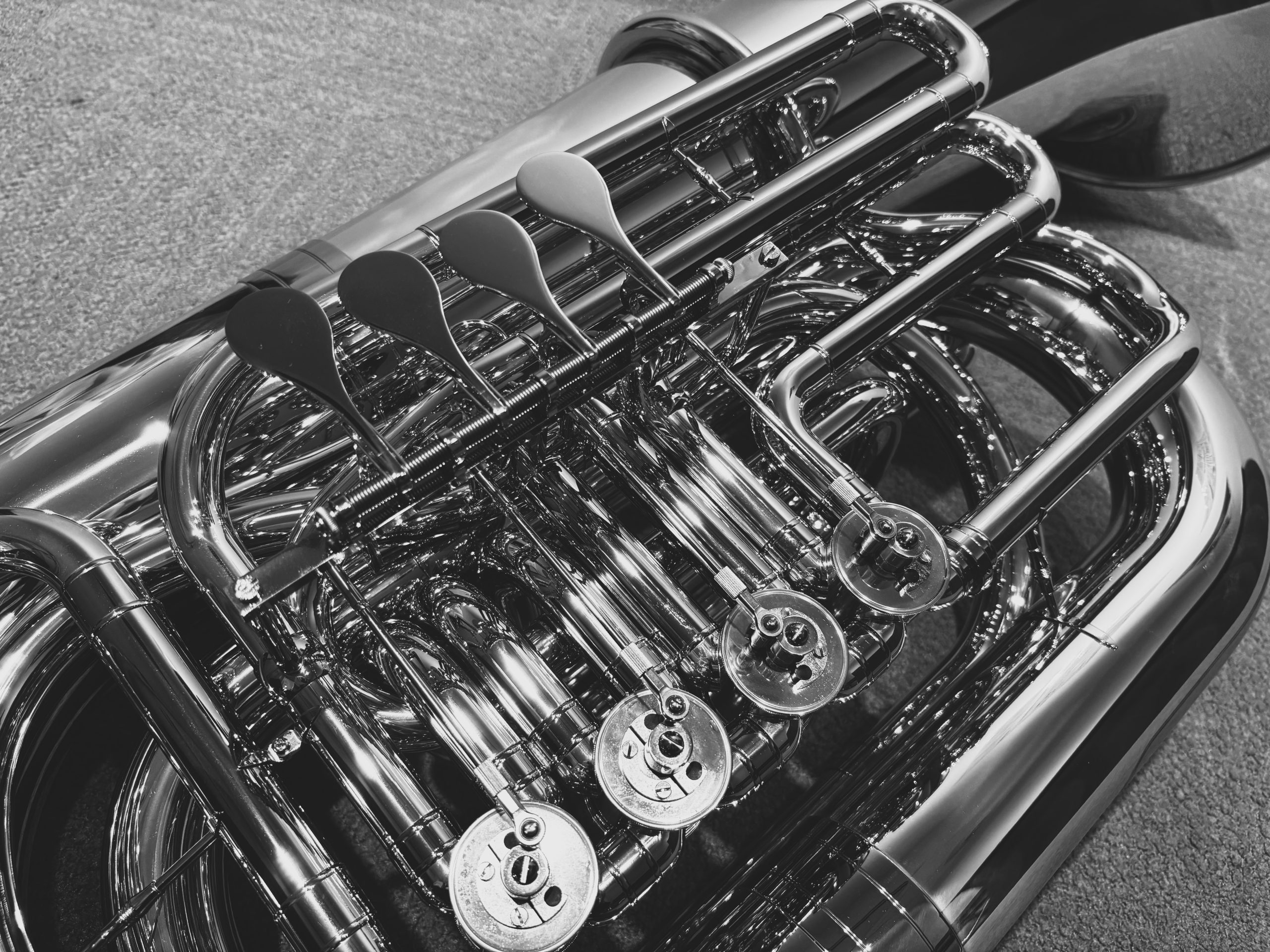 チューバ展示（YAMAHA YBB-641Ⅱ、EASTMAN EBC832S）のご案内