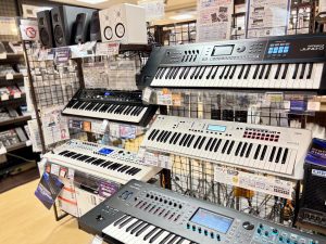 【軽音学部必見】バンドの要！キーボーディストデビューを応援するシンセサイザー特集