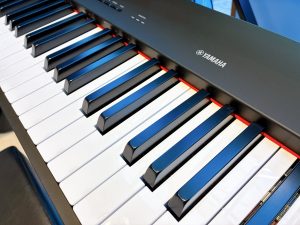 YAMAHA 電子ピアノ「P-225」の魅力を解説！本格88鍵をもっと気軽に。