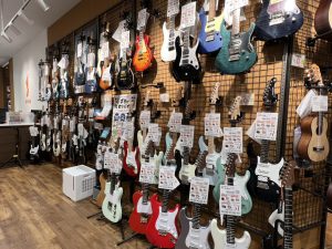 【エレキギター🔰】初心者におすすめのエレキギター価格帯別3選♪【～5万円編】