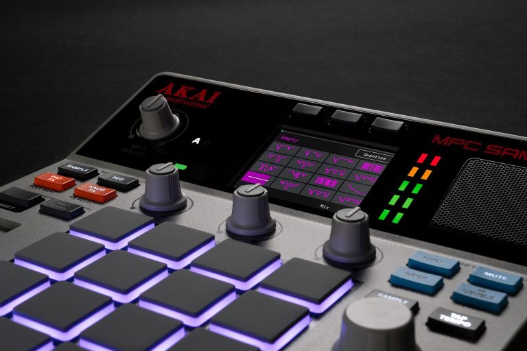 【新製品情報】AKAI MPC SAMPLE　本日よりご予約受付開始！