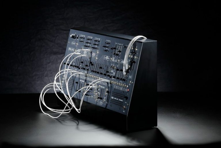 【ご予約受付中】セミモジュラーシンセの銘機KORG ARP2600Mが復刻！！2026年5月16日発売