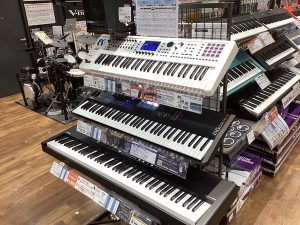 【デジタルシンセサイザー/ステージキーボード総合案内】多ジャンルで使いやすいデジタルシンセサイザーあります！