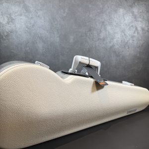 【展示ヴァイオリンケース紹介】BAM 限定100本 ET2002XLW White Leather 赤ステッチ仕様 シリアルナンバー付き 入荷しました