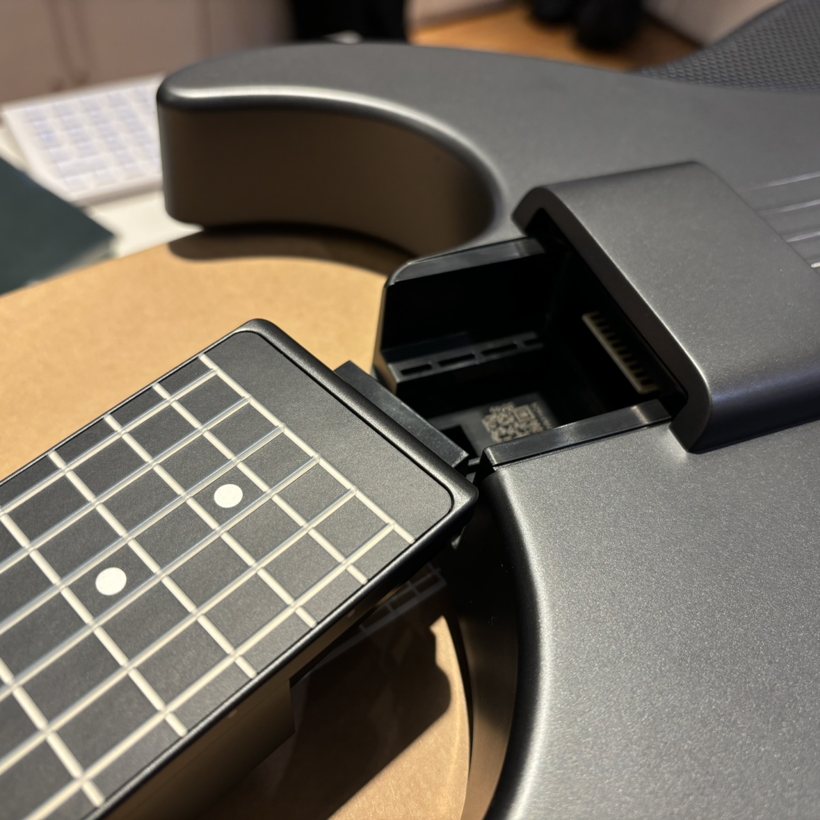 ネックの接合がスムーズかチェック。