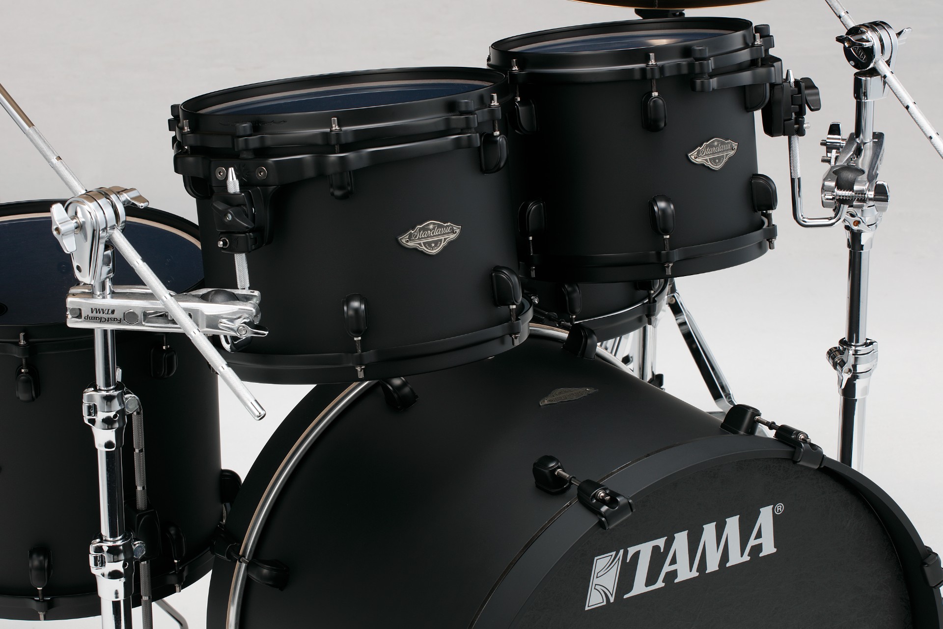 たま 黒 オーダー品 漆黒の存在感！TAMA Starclassic Performerに圧巻の限定カラーモデルが