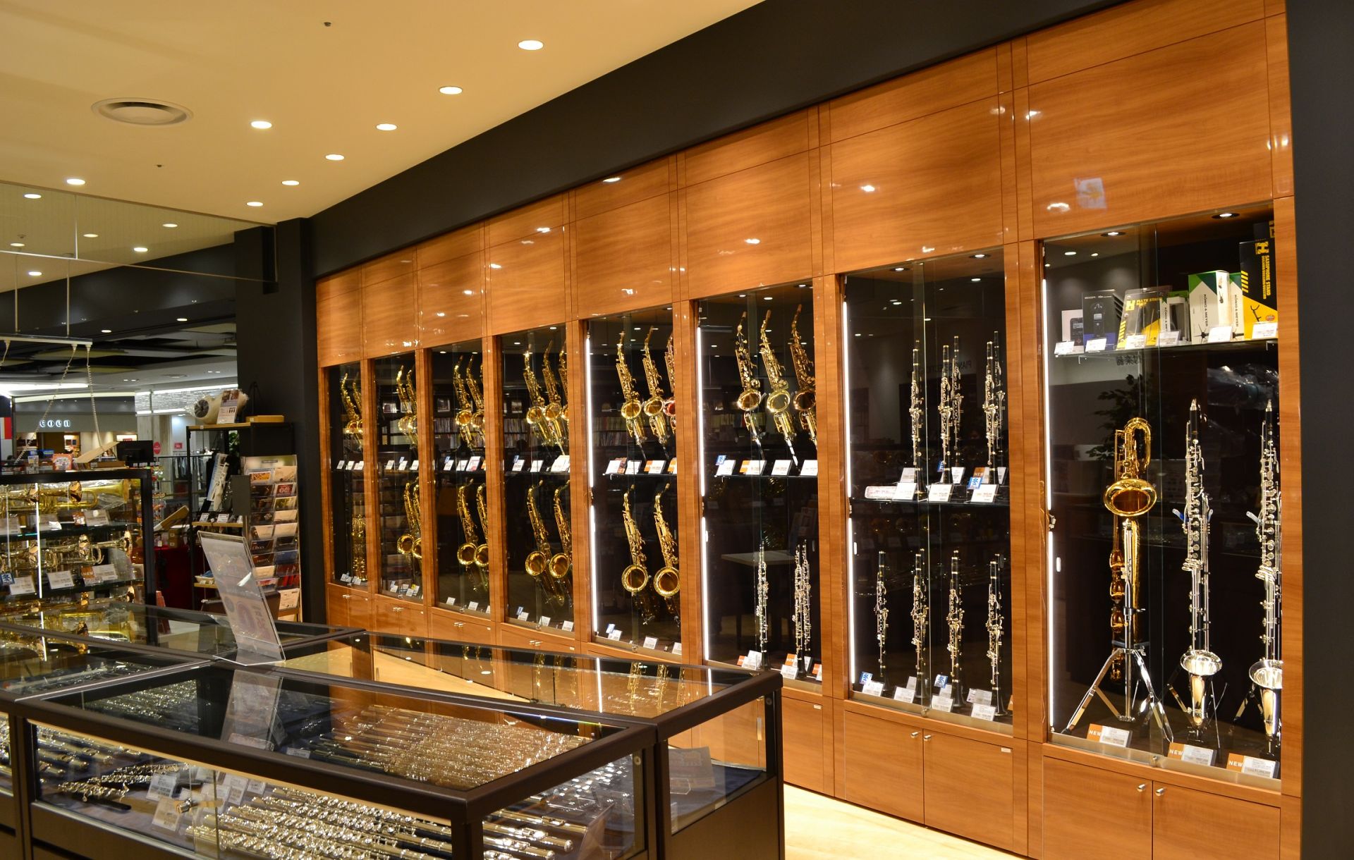 【名古屋市の管楽器専門店】選定・試奏・調整がワンストップで叶う、管楽器専門フロア