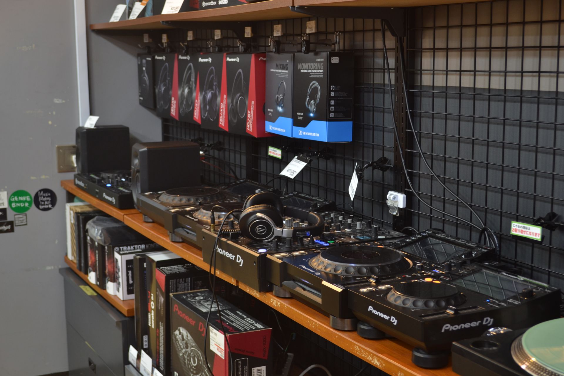 DJコントローラー、CDJ、ミキサー、ターンテーブル、各種取り扱ってます!!