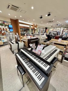 電子ピアノ|サックス|フルート　先生に展示商品のおすすめポイント聞いてみました！