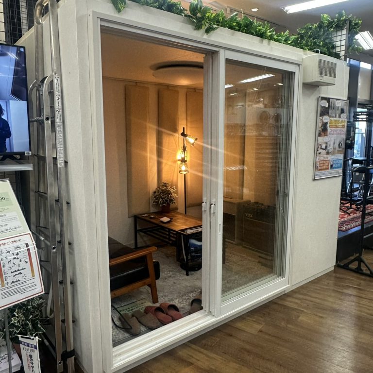 【大阪・梅田】店頭でヤマハとカワイの防音室を試し比べできます！違いと展示モデル案内（島村楽器 梅田茶屋町店）