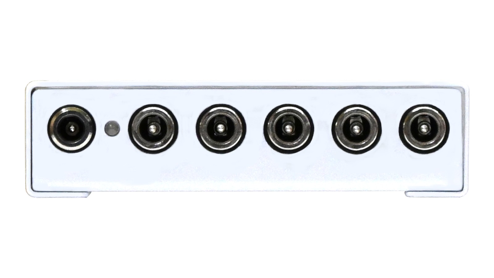 ペダルボードをより省スペースに！リニア方式のクリーン電源「AC/DC
