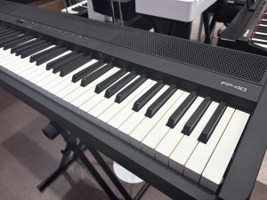 新発売‼Roland FP-40｜練習を楽しく続けたい方におすすめのデジタルピアノ