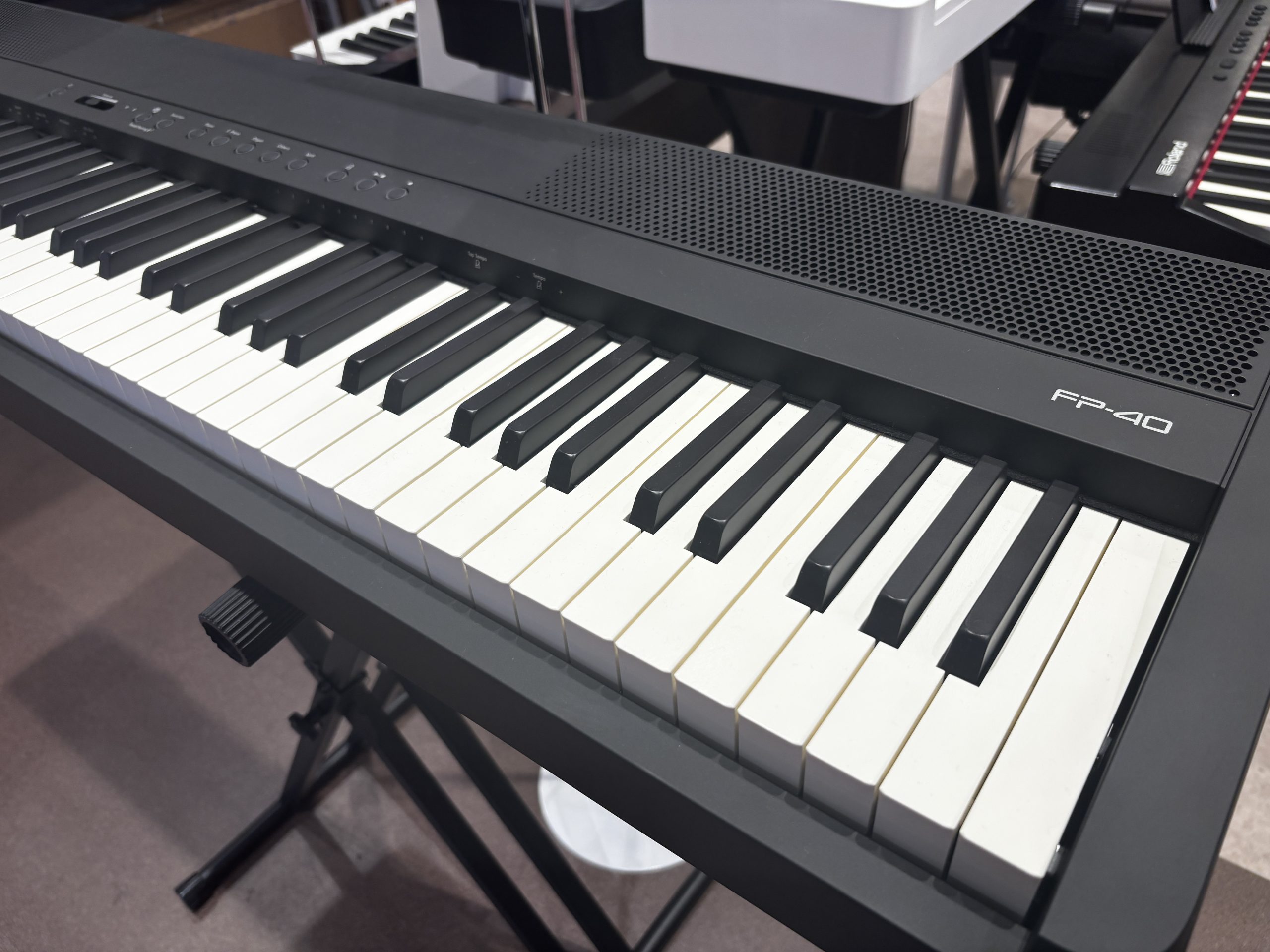 新発売‼Roland FP-40｜練習を楽しく続けたい方におすすめのデジタルピアノ