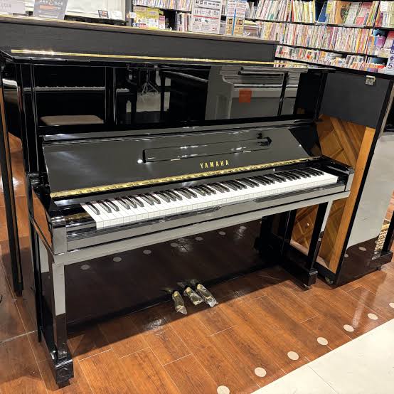 中古アップライトピアノYAMAHA　UX10BL