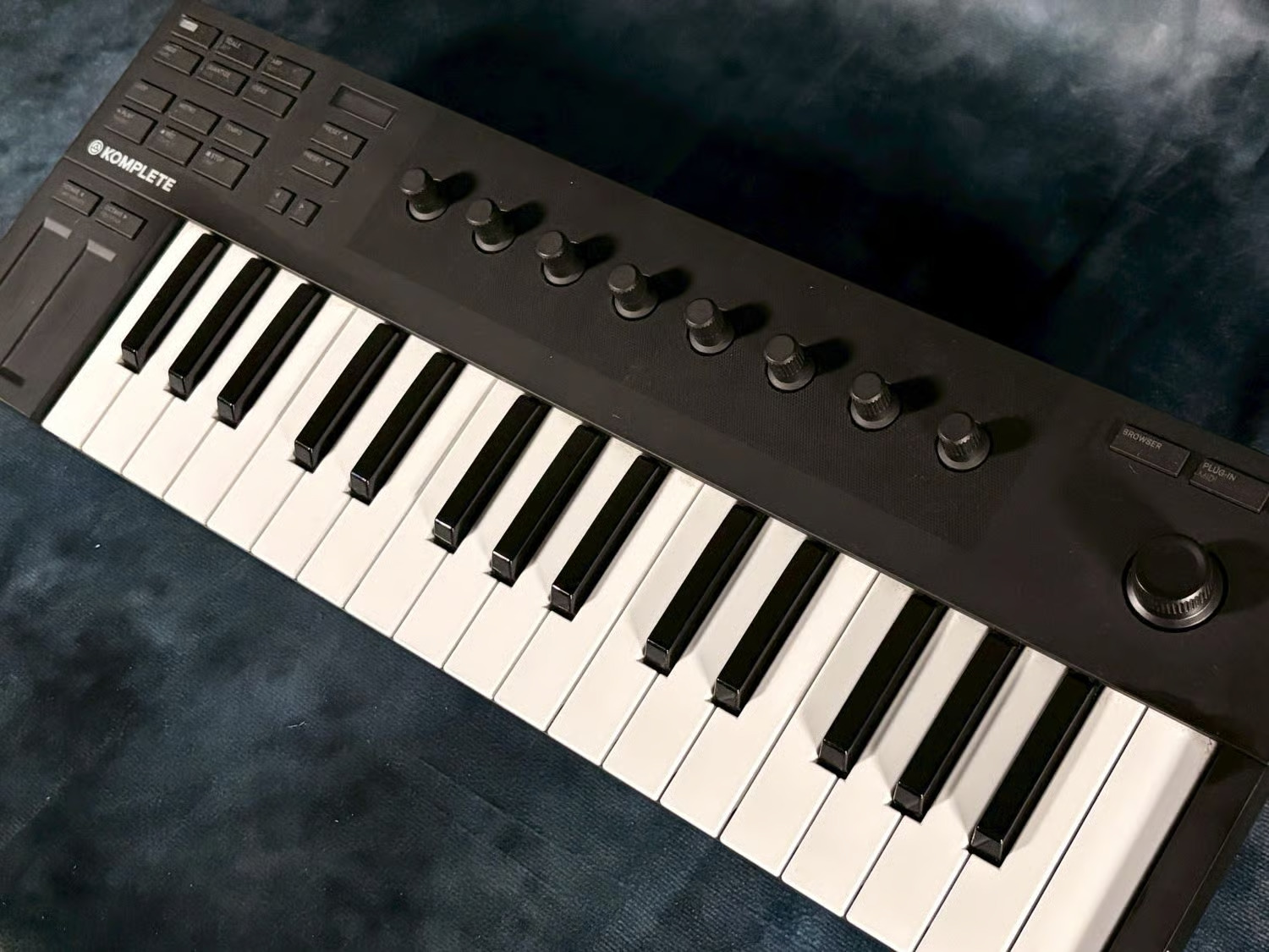 Native Instruments (NI) 【展示品特価】 KOMPLETE KONTROL M32