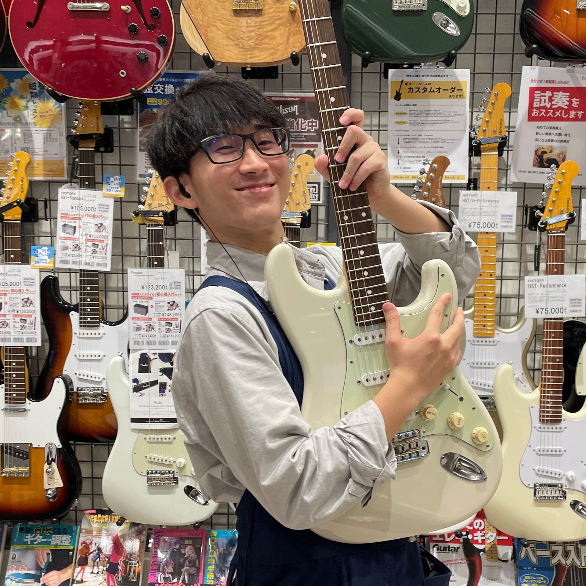 ギター担当　演奏楽器：ギター・ベース・ボーカル足立（あだち）