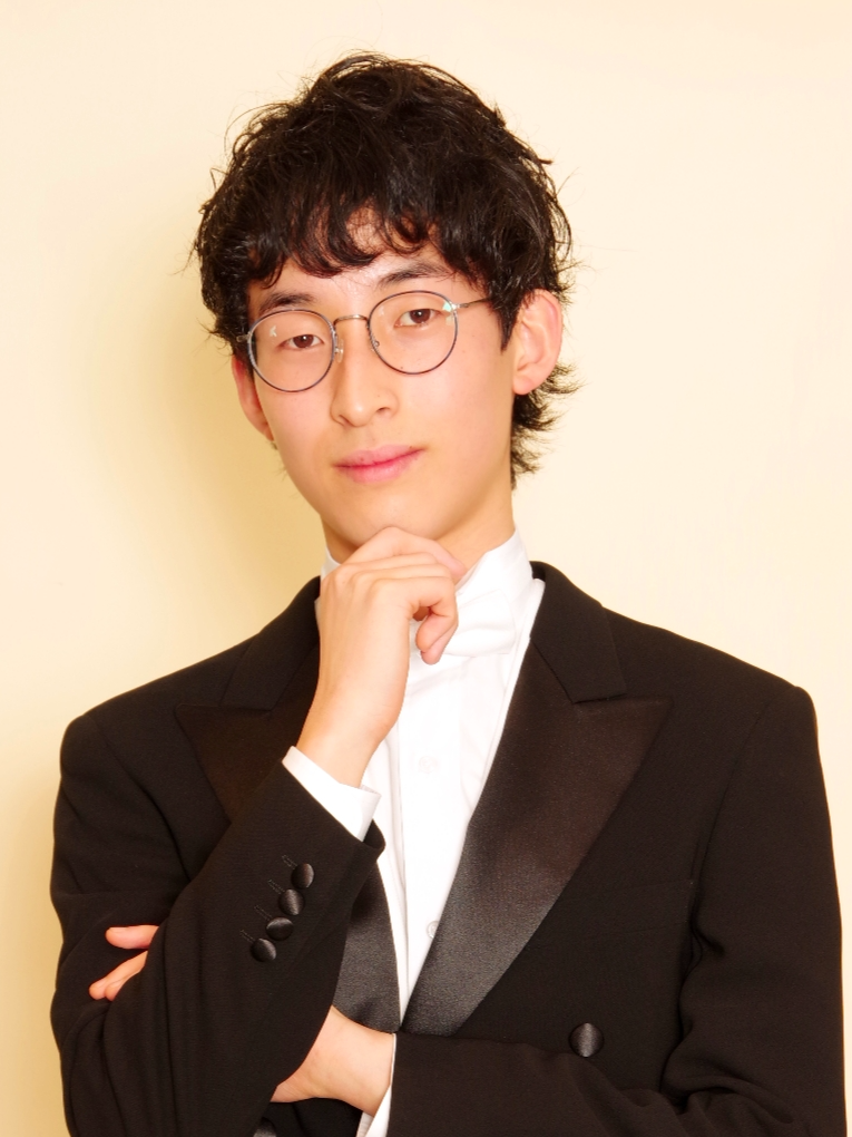 ピアニスト岡田 芳樹