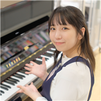 調律師村中 さくら