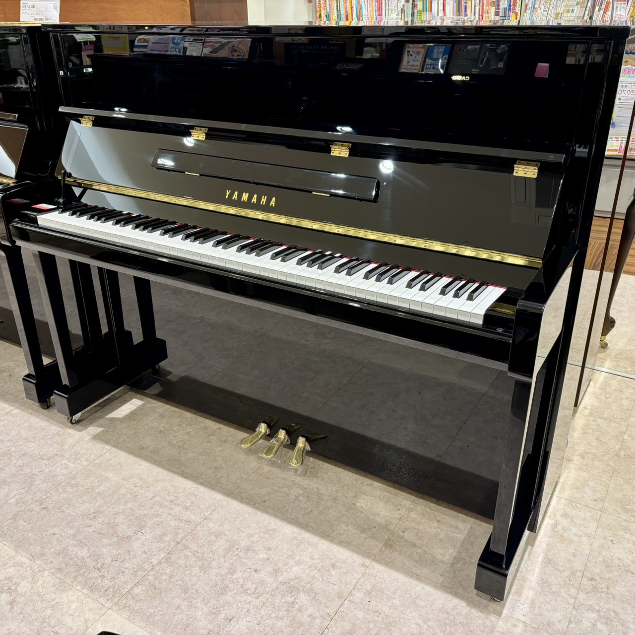 中古アップライトピアノYAMAHA・b121