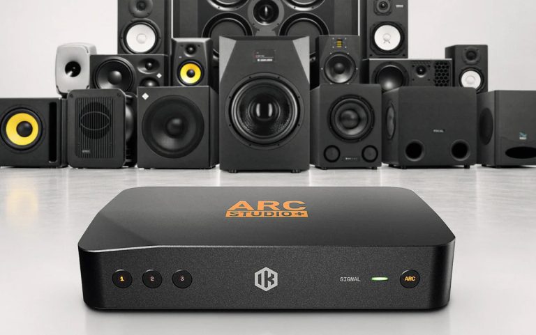 IK Multimedia ARC Studio+ | サブウーファーまで自動調整、PC不要の2.1ch音響補正システム