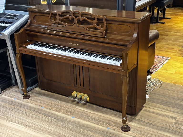 【新入荷】プレンバーガー PV-110F 展示品1台限り 【お部屋にフィットするインテリアピアノ】