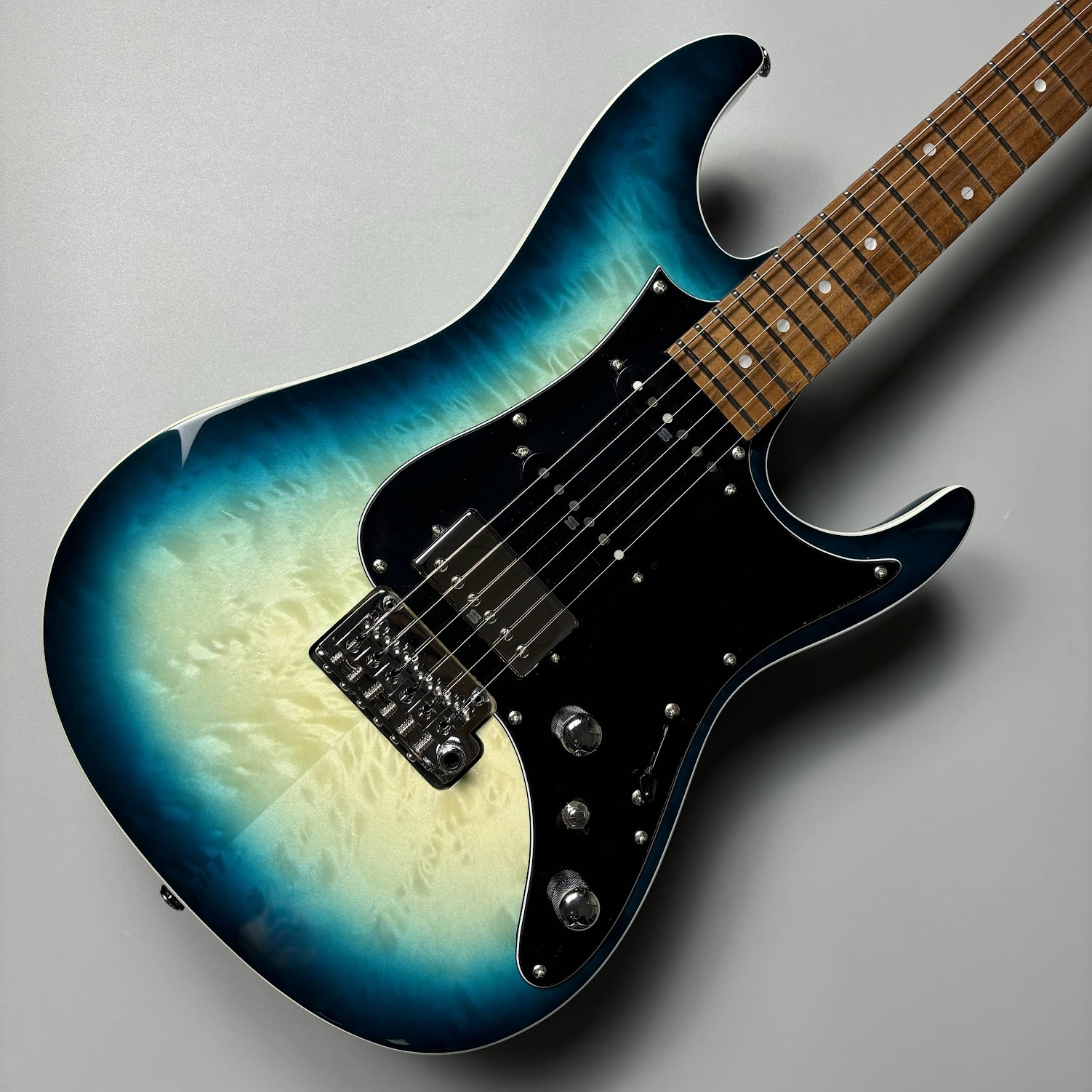 エレキギターIbanez AZ24P1QM DOB (Deep Ocean Blonde)
